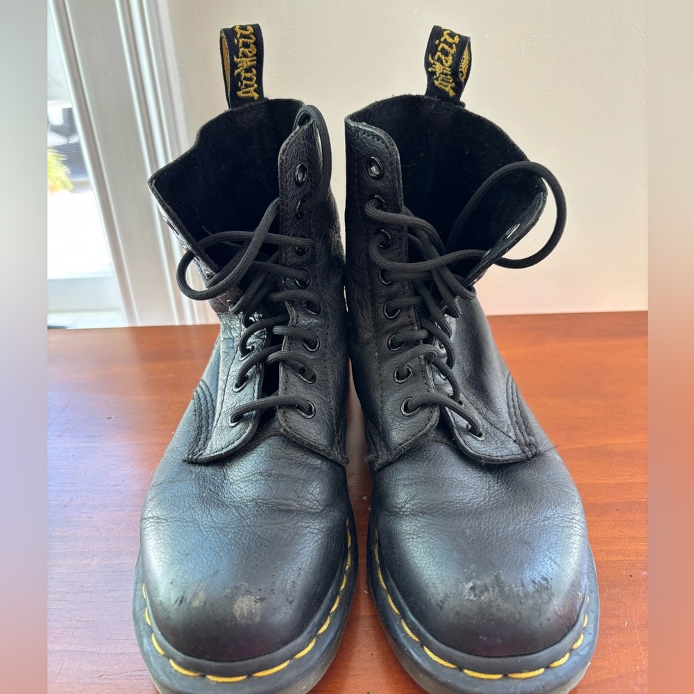 Dr. Martens Black Leather Boots size 7 - Picture 2 of 8
